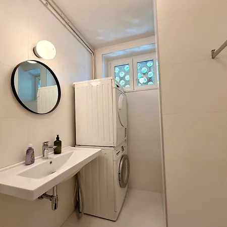 Downtown Luxury By Ben&co Apartman